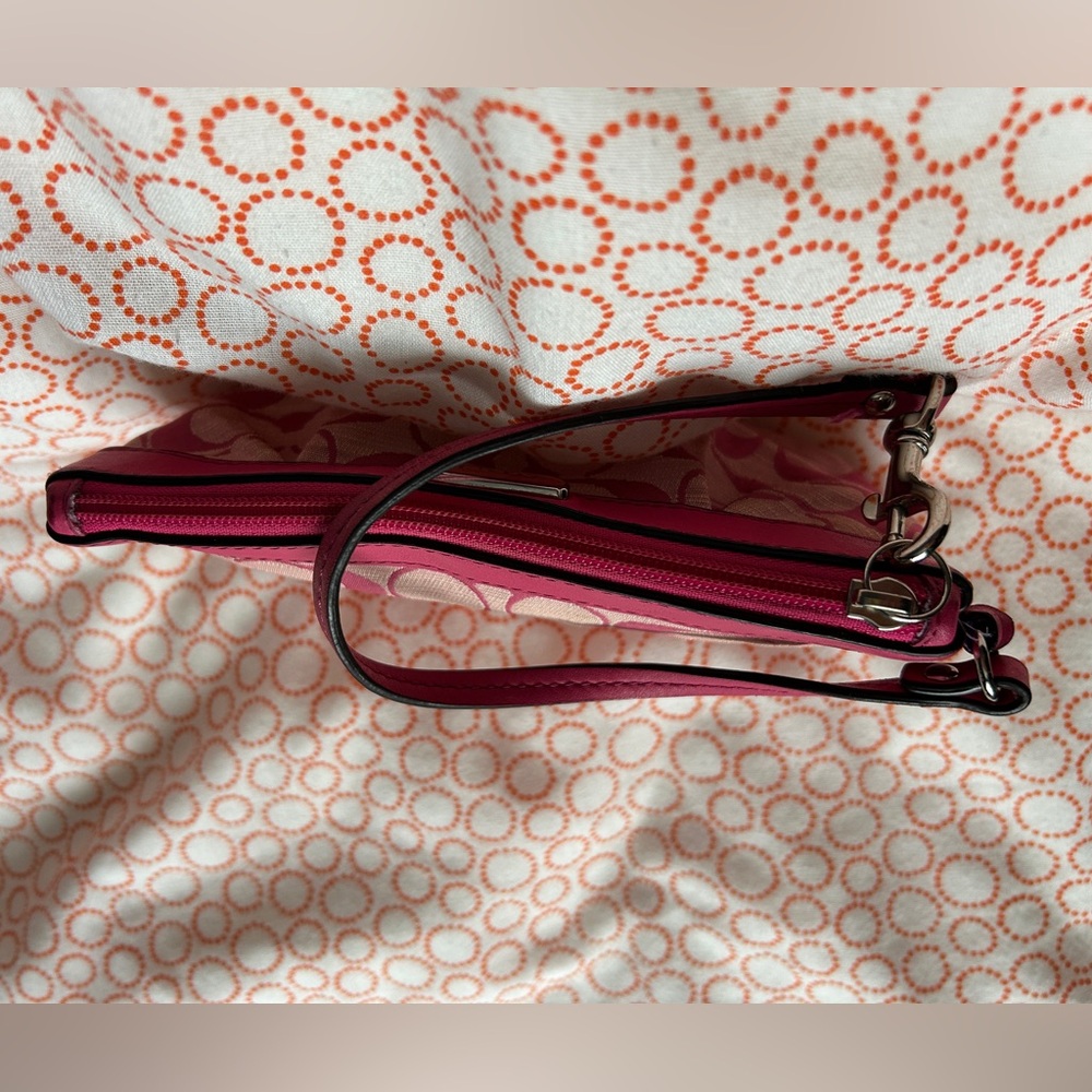 Vintage Coach Pink Wristlet Bag - Picture 11 of 11